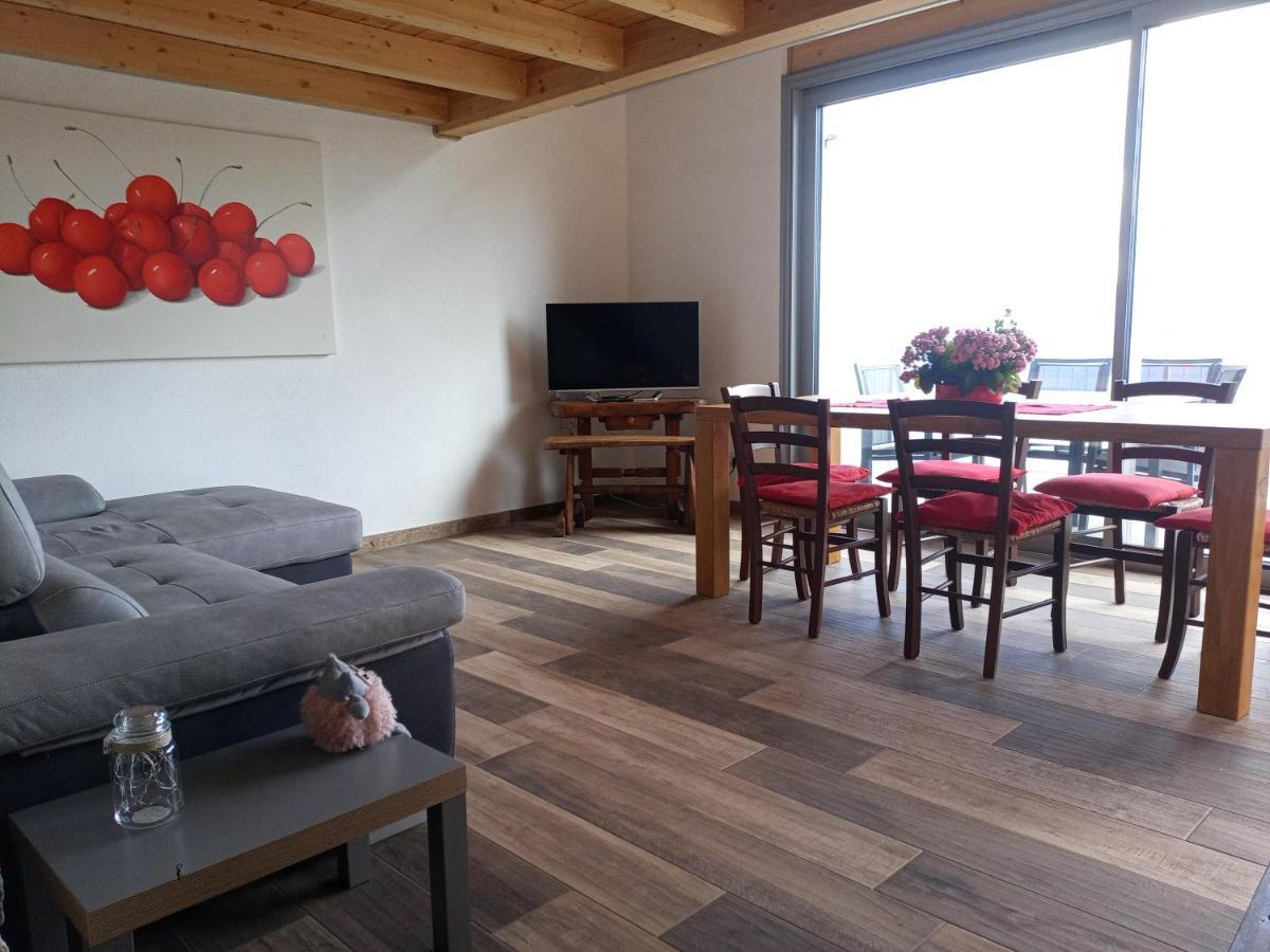 Casa Vacanze Ca'Del Miro Montemezzo Bugiallo Bagian luar foto