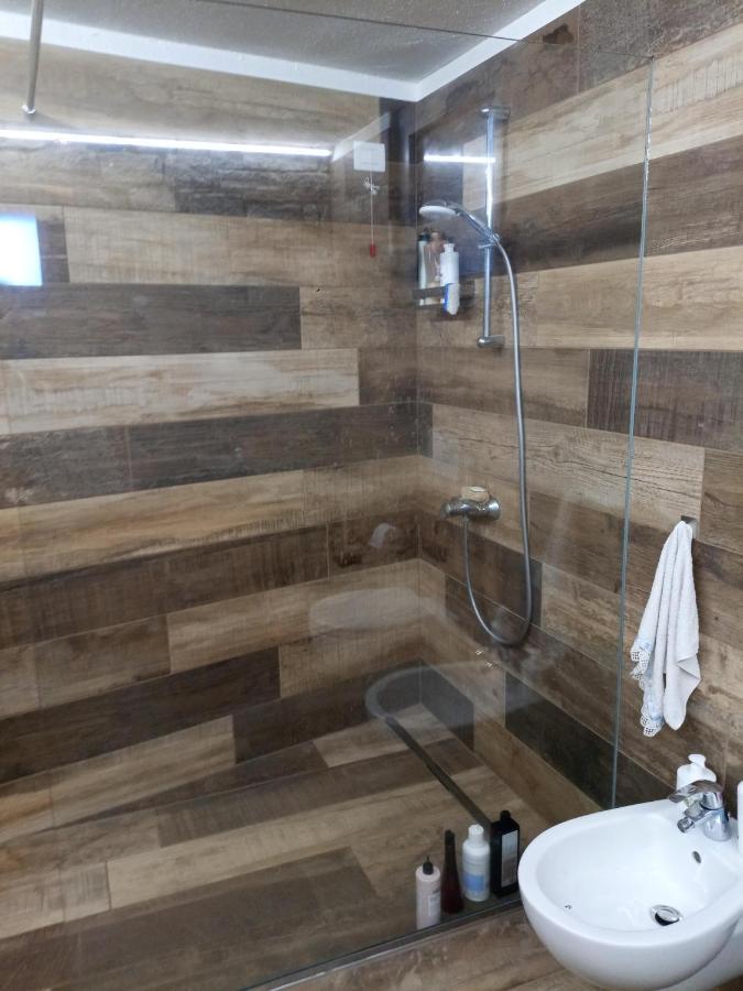 Casa Vacanze Ca'Del Miro Montemezzo Bugiallo Bagian luar foto